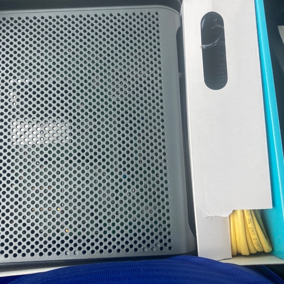 New Motorola Cable Modem withWiFi Router Combo - Picture 2 of 4